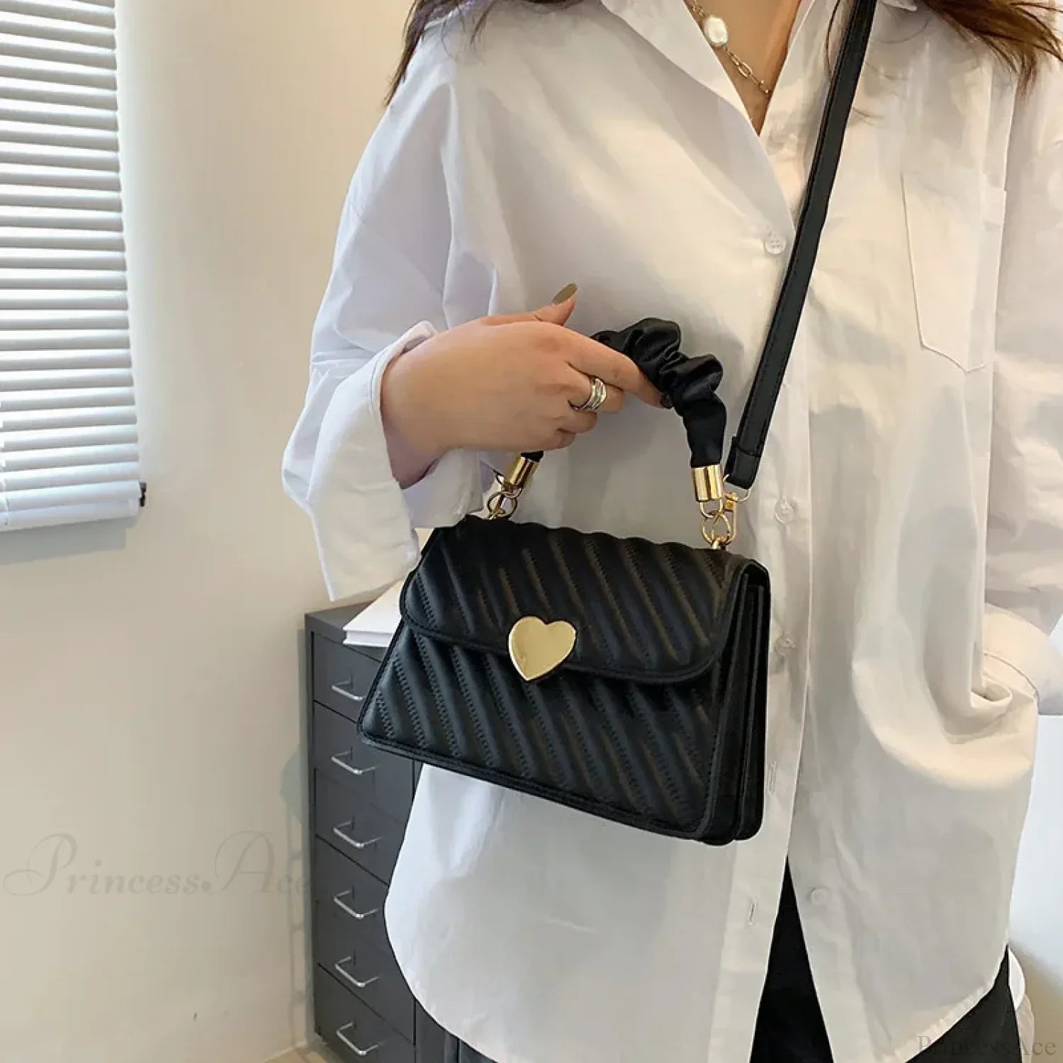 Pleated Fashion Texture Small Square Messenger Handbag