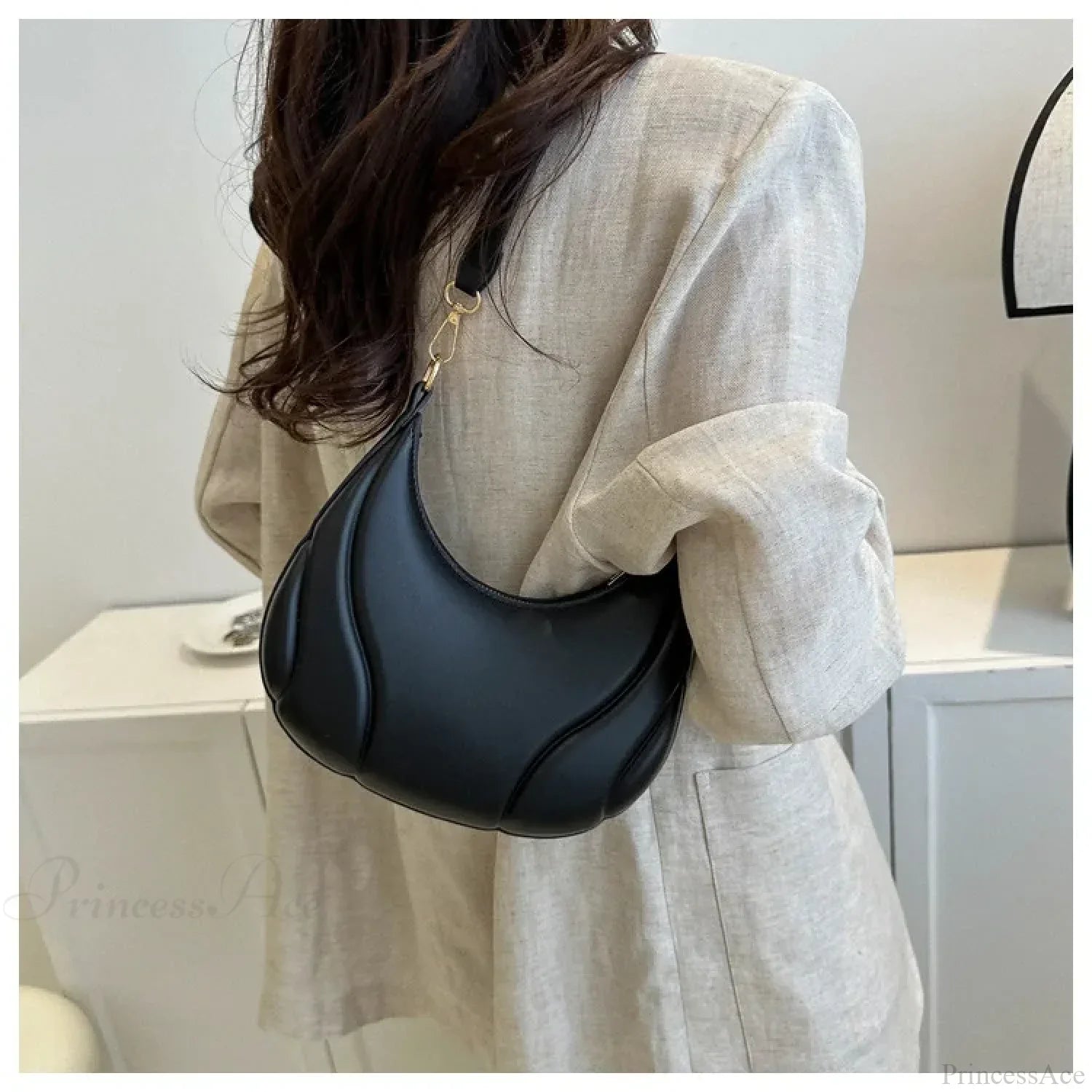 Retro Solid Color Saddle Leather Shoulder Bag