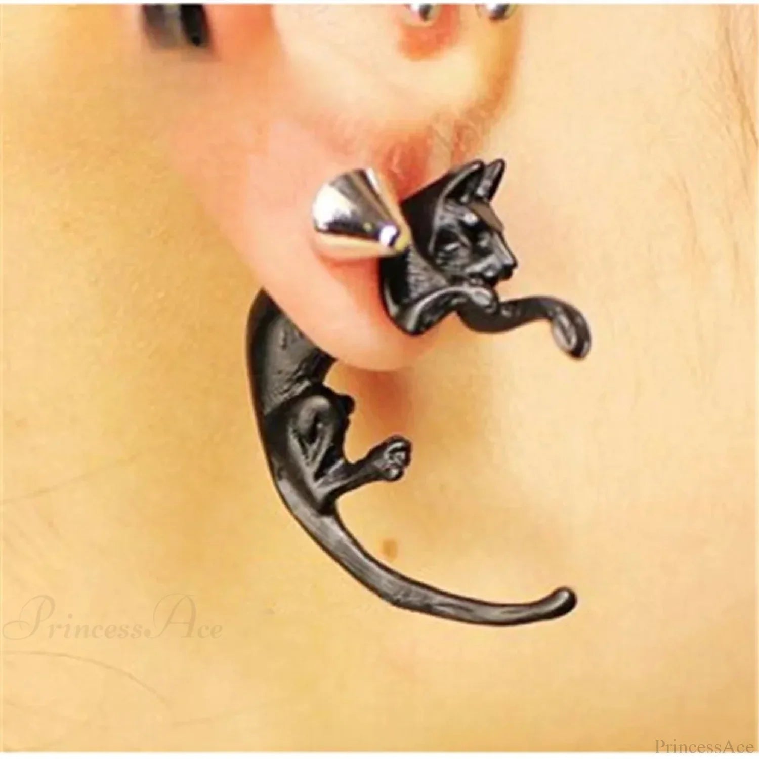 Shiny Thorns Circle Five-Pointed Star Earring