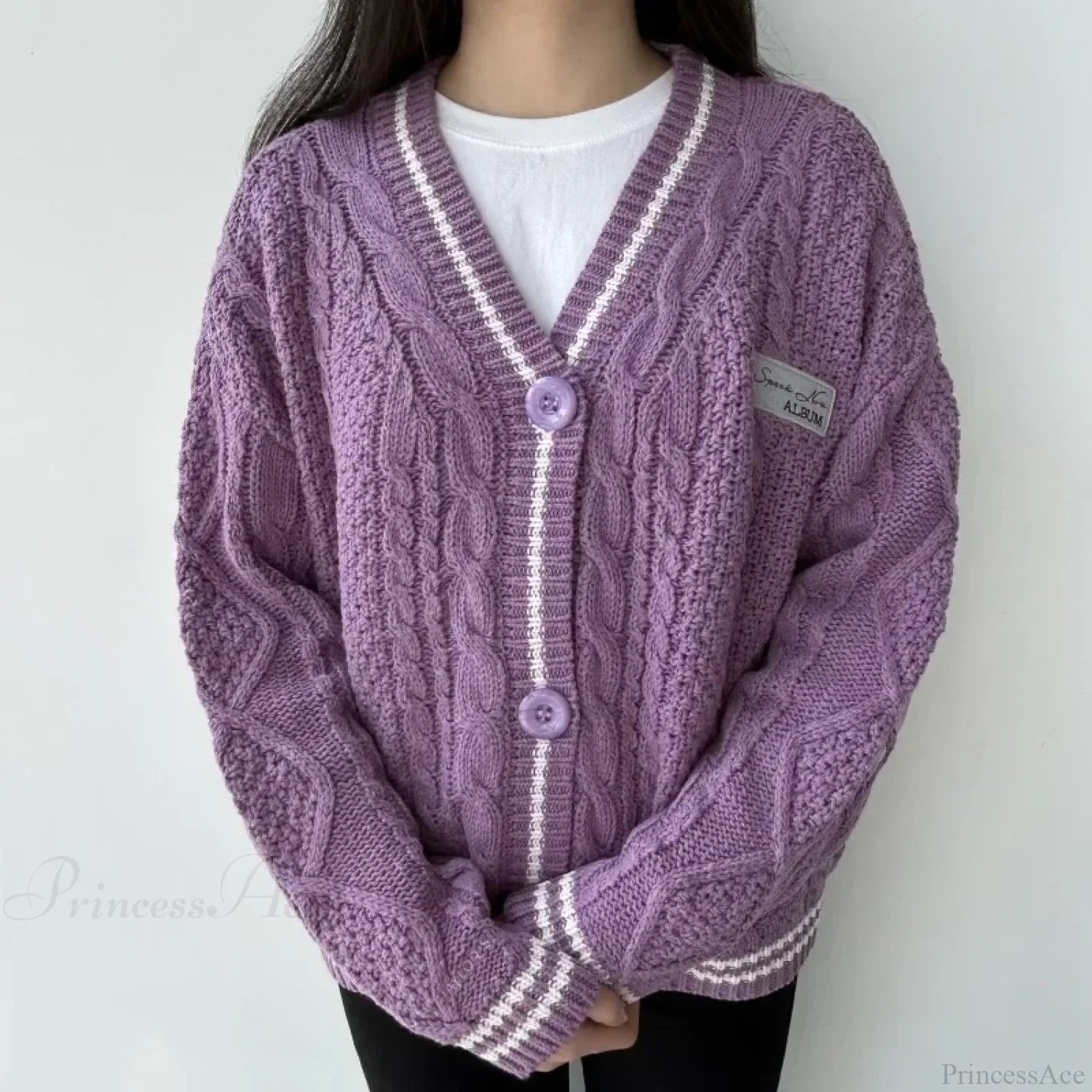 Star Embroidered V-neck Cardigan