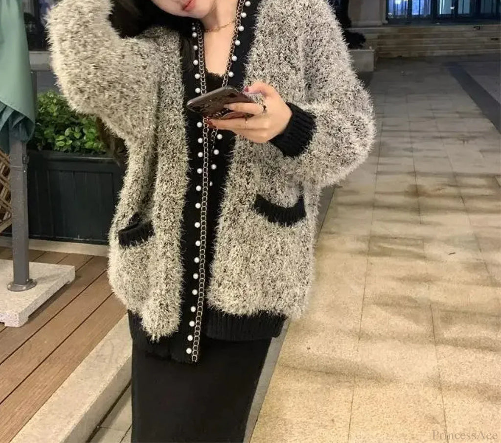 V-neck Fleece Thick Knitting Cardigan