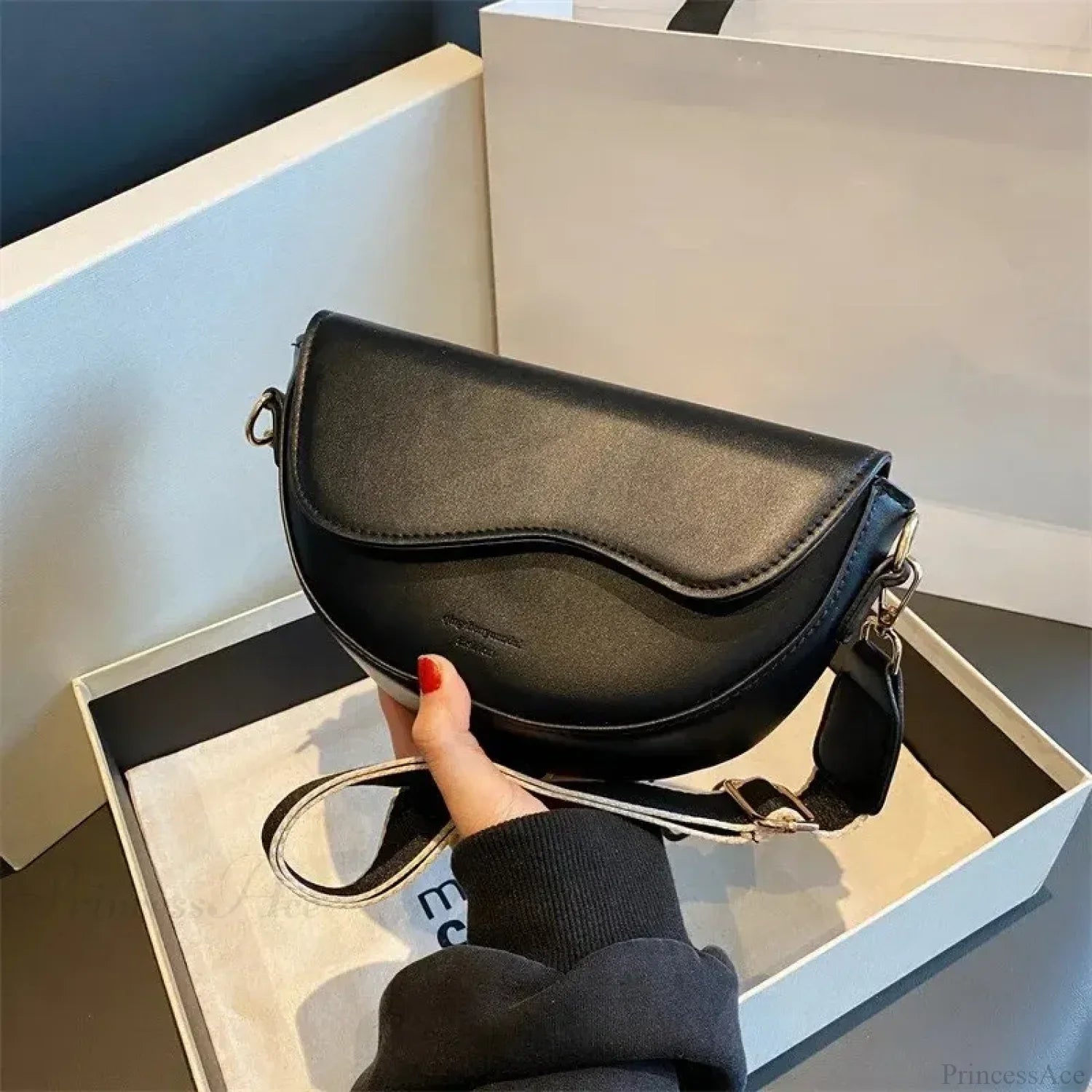 Vintage Flap Small Saddle Crossbody