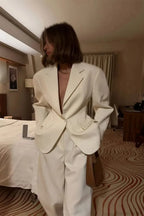 White Lapel Loose Full Sleeve Coat